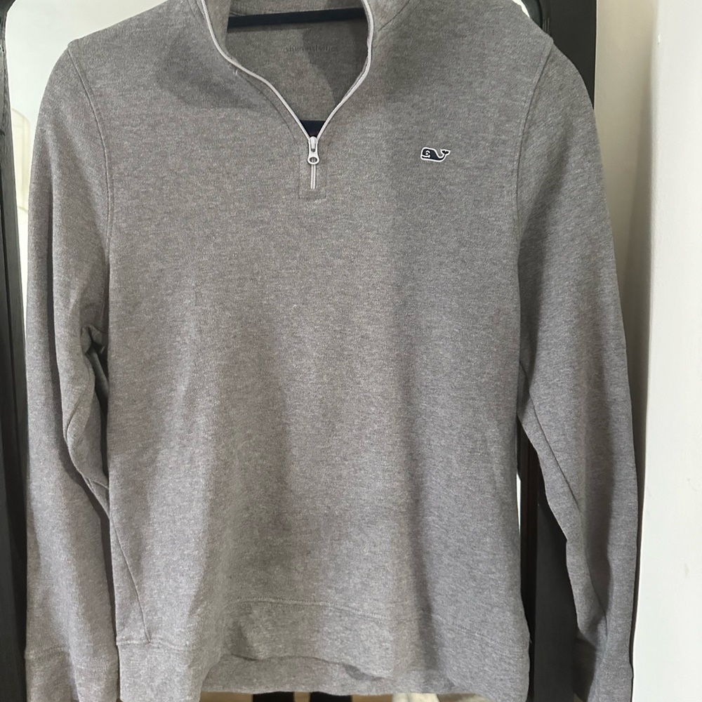 Boys Large Vineyard Vine 3/4 Zip Up mint condition